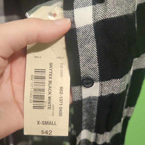 Long Button Up Plaid Tank Top - Picture 3 of 8